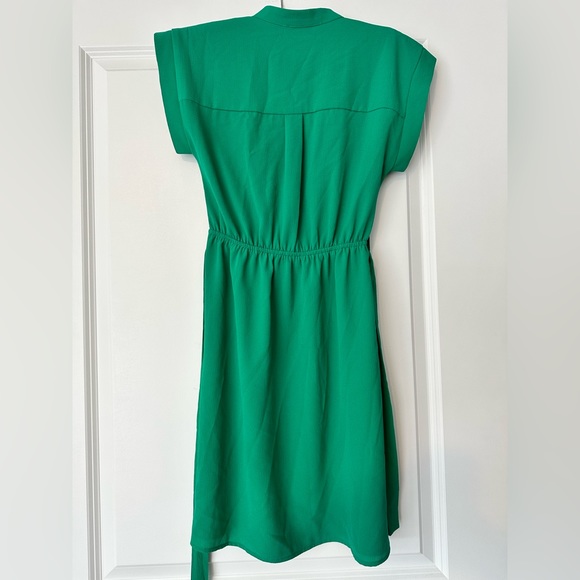 Green Dress With Tie - Picture 2 of 4